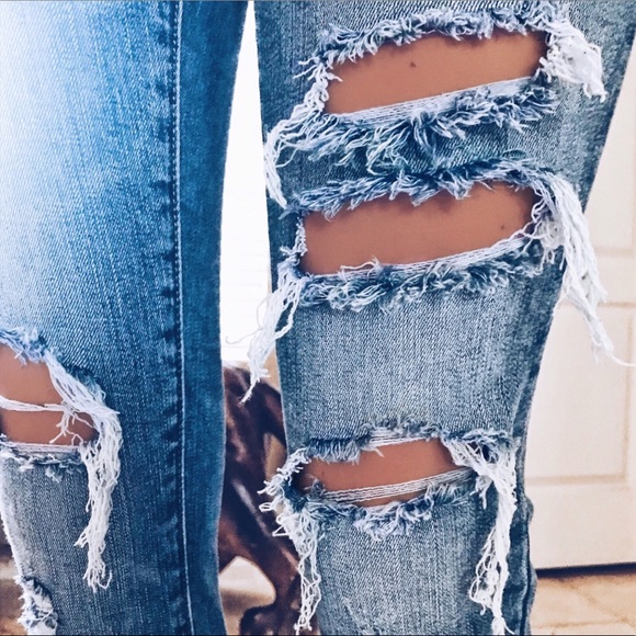 Light Wash Distressed Denim, Frayed Ankle Jeans - Picture 7 of 9